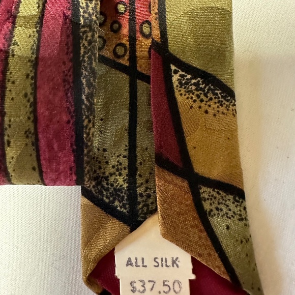 Necktie - Picture 2 of 3